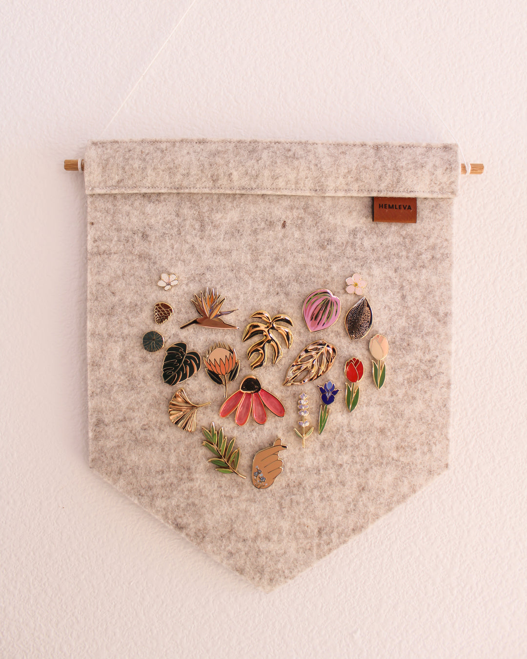 Wool Pin Display Pennant